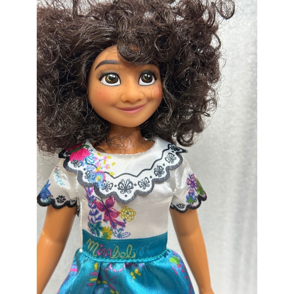 Disney Encanto Mirabel Madrigal Doll‎ Musical Curly Hair Beauty Collection